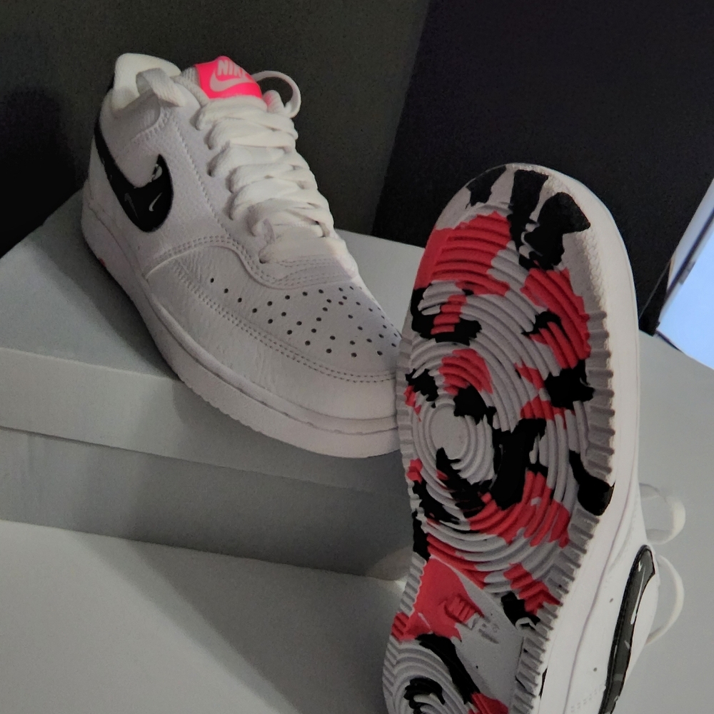 Nike woman's court vision low Swooshfetti shoes (new)